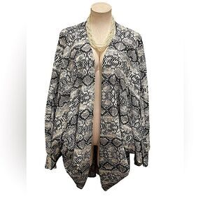 Chic One Size Animal Print Open Front Shrug